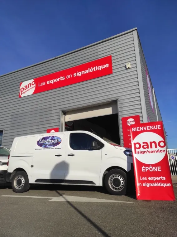 Marquage de véhicules professionnels à Bazemont, Épône, OPEN SIGNALETIQUE